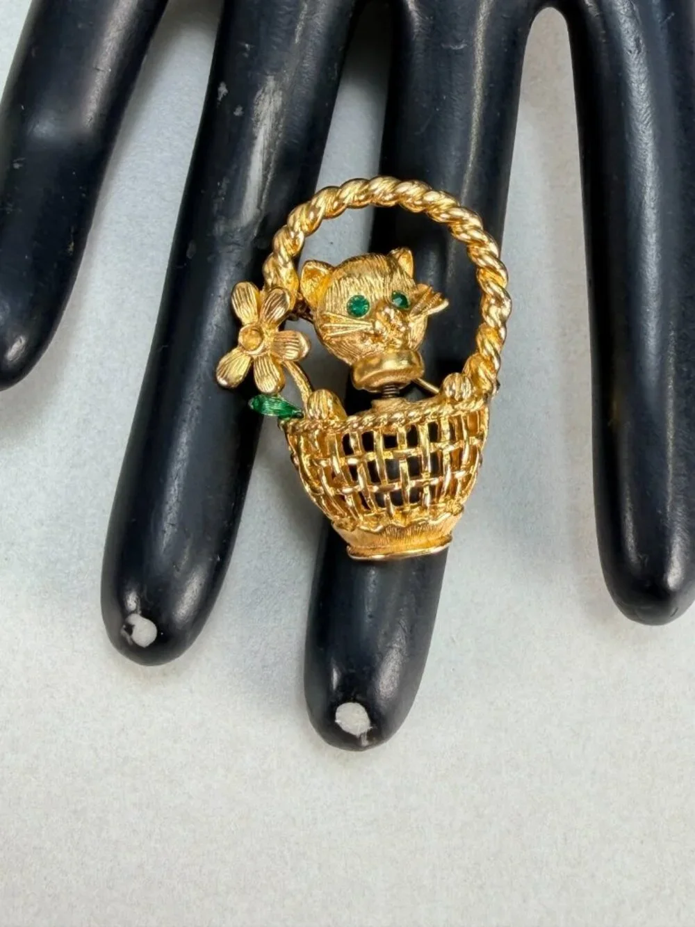Vintage Gold Crown Trembler Cat In Basket Pin Brooch Green Crystal Eyes